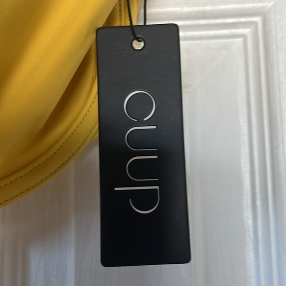 NWT CUUP swim suit top with underwire yellowi lsz 36DD - Picture 3 of 5